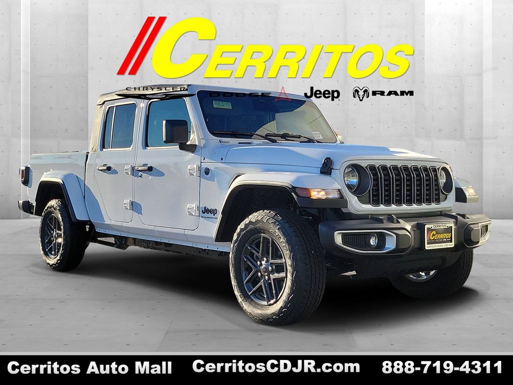 2026 Jeep Gladiator Sport S's photo