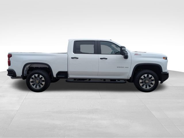 2025 Chevrolet Silverado 2500HD Custom photo 2