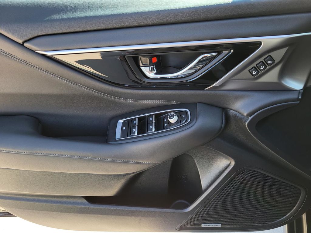 2023 Subaru Outback Touring XT photo 17