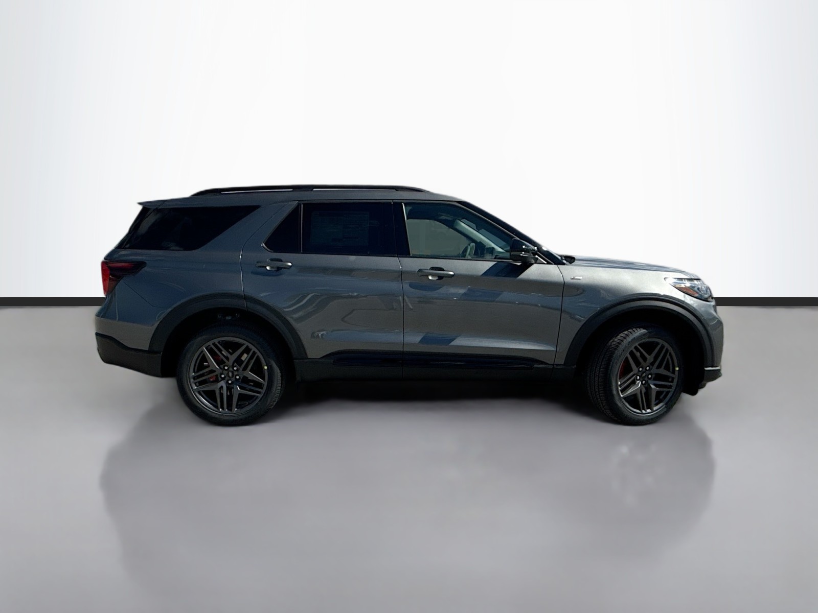 2025 Ford Explorer ST-Line photo 4