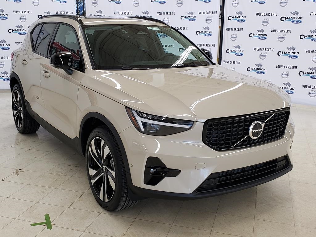 2026 Volvo XC40 Plus's photo