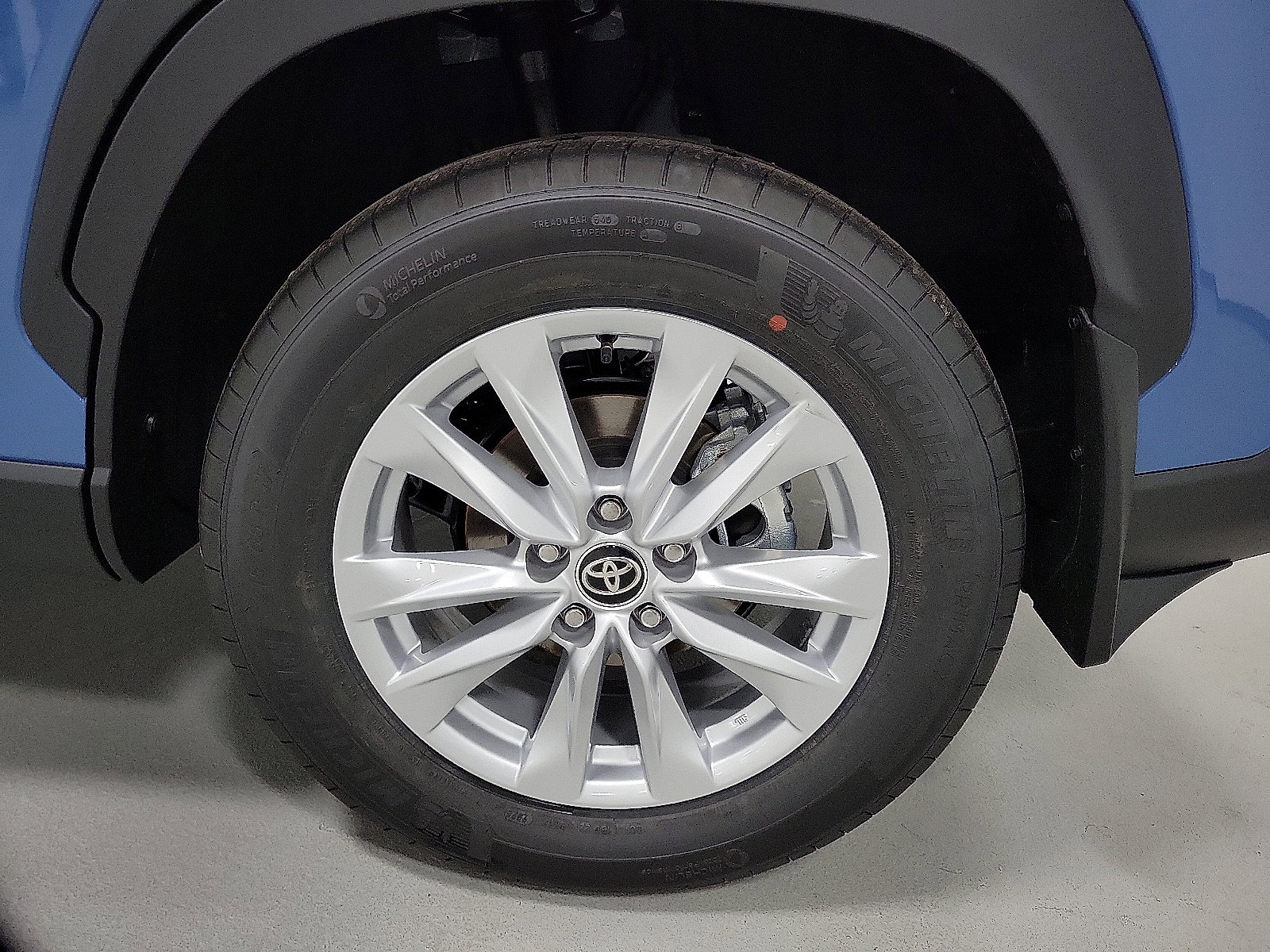 2026 Toyota Corolla Cross LE photo 12