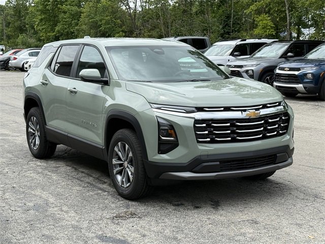 2026 Chevrolet Equinox LT photo 2