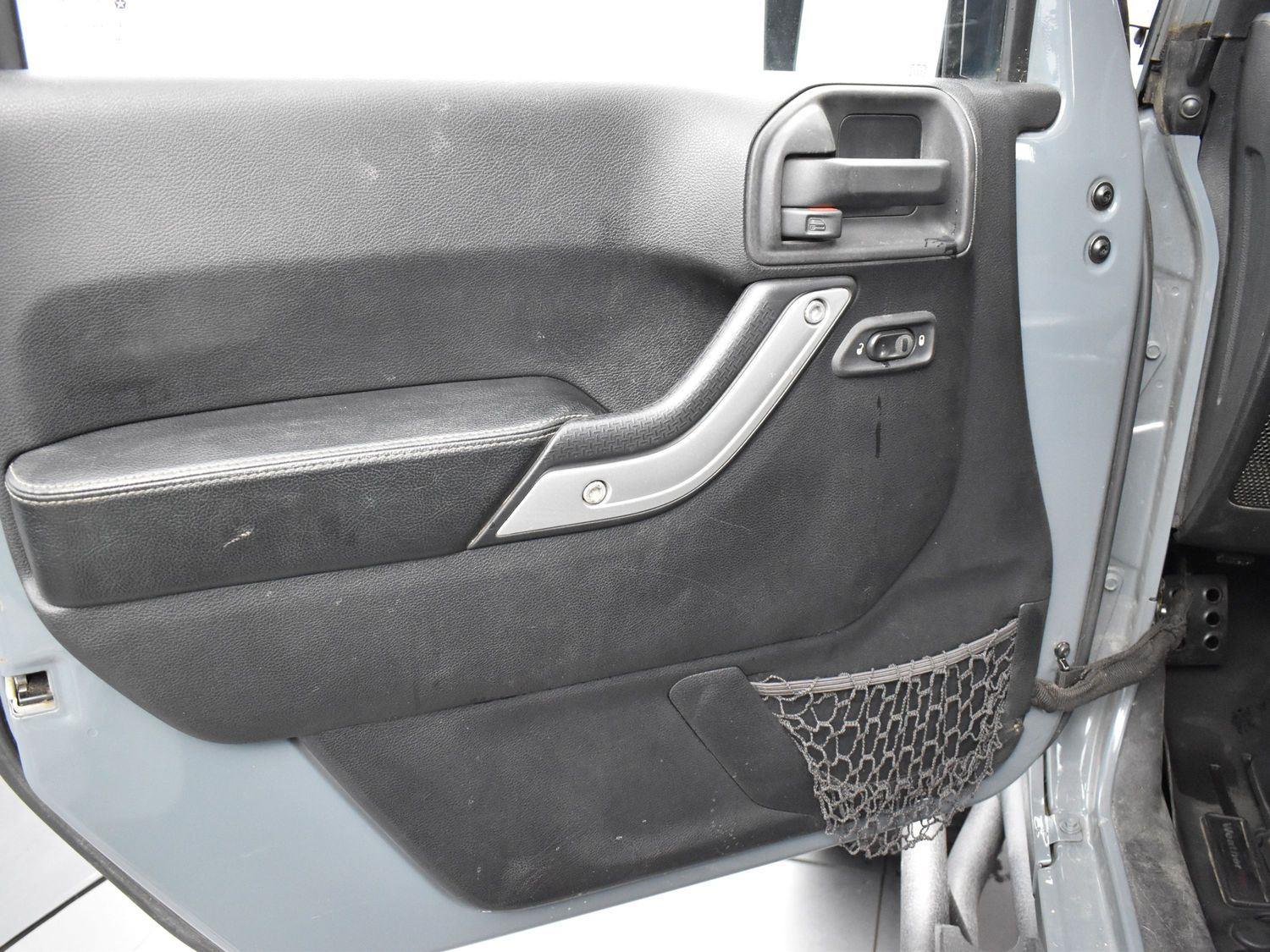 2015 Jeep Wrangler Unlimited Rubicon Hard Rock photo 13
