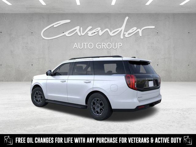 2025 Ford Expedition photo 3
