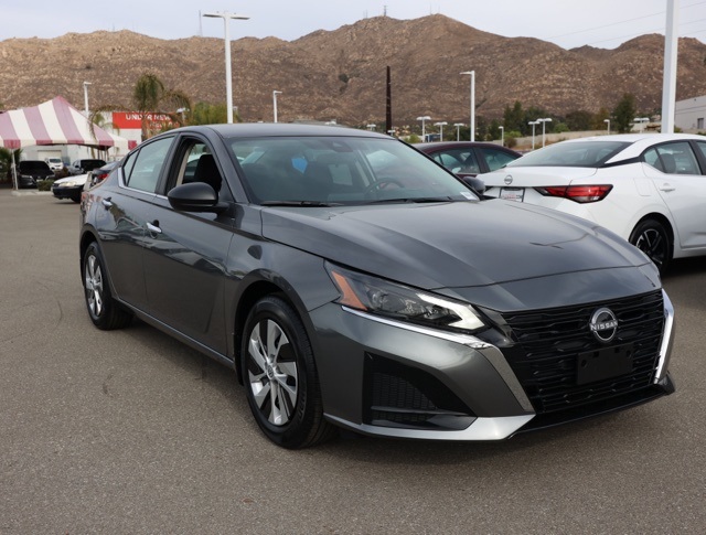 2025 Nissan Altima 2.5 S photo 2