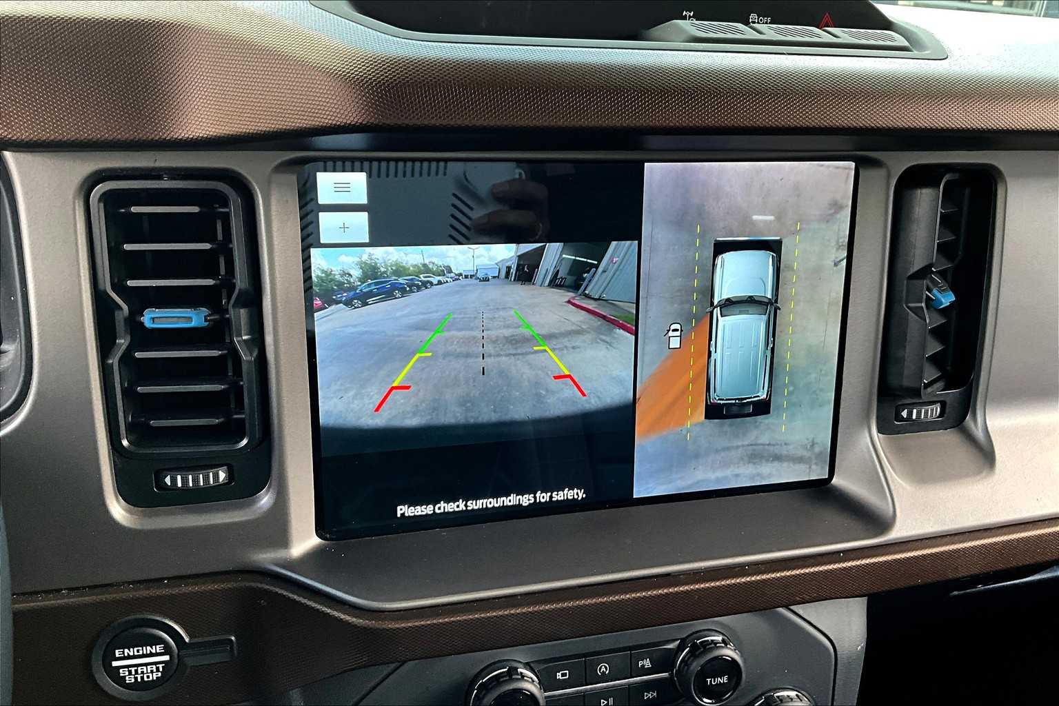 2022 Ford Bronco Outer Banks photo 24