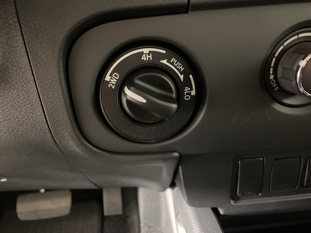 2025 Nissan Frontier SV photo 19