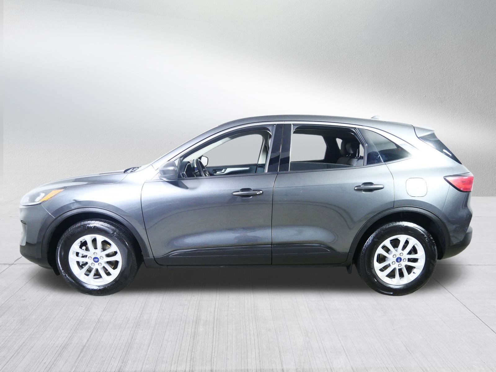 2020 Ford Escape SE photo 4