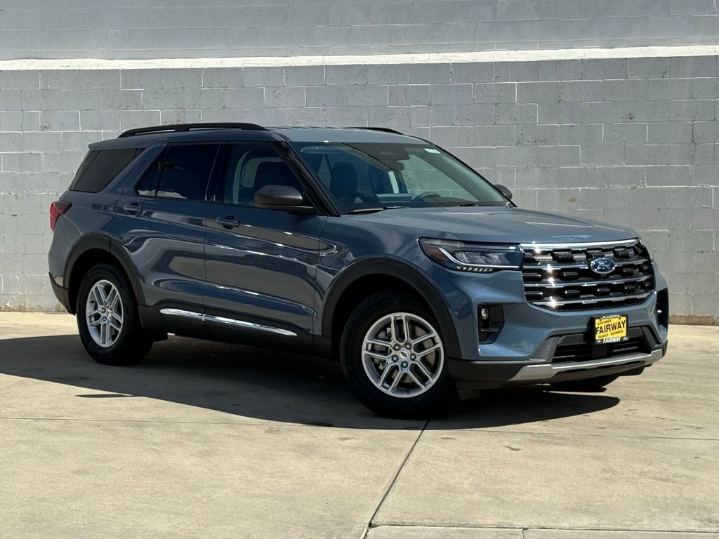 2025 Ford Explorer Active's photo