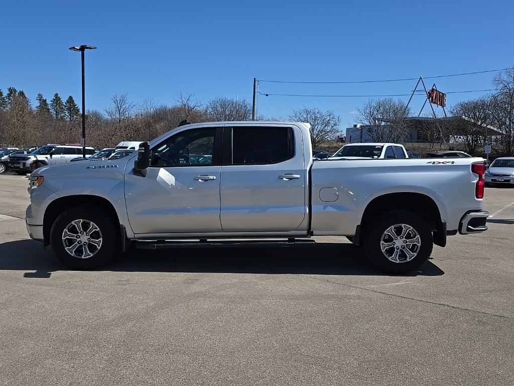 2022 Chevrolet Silverado 1500 RST photo 3
