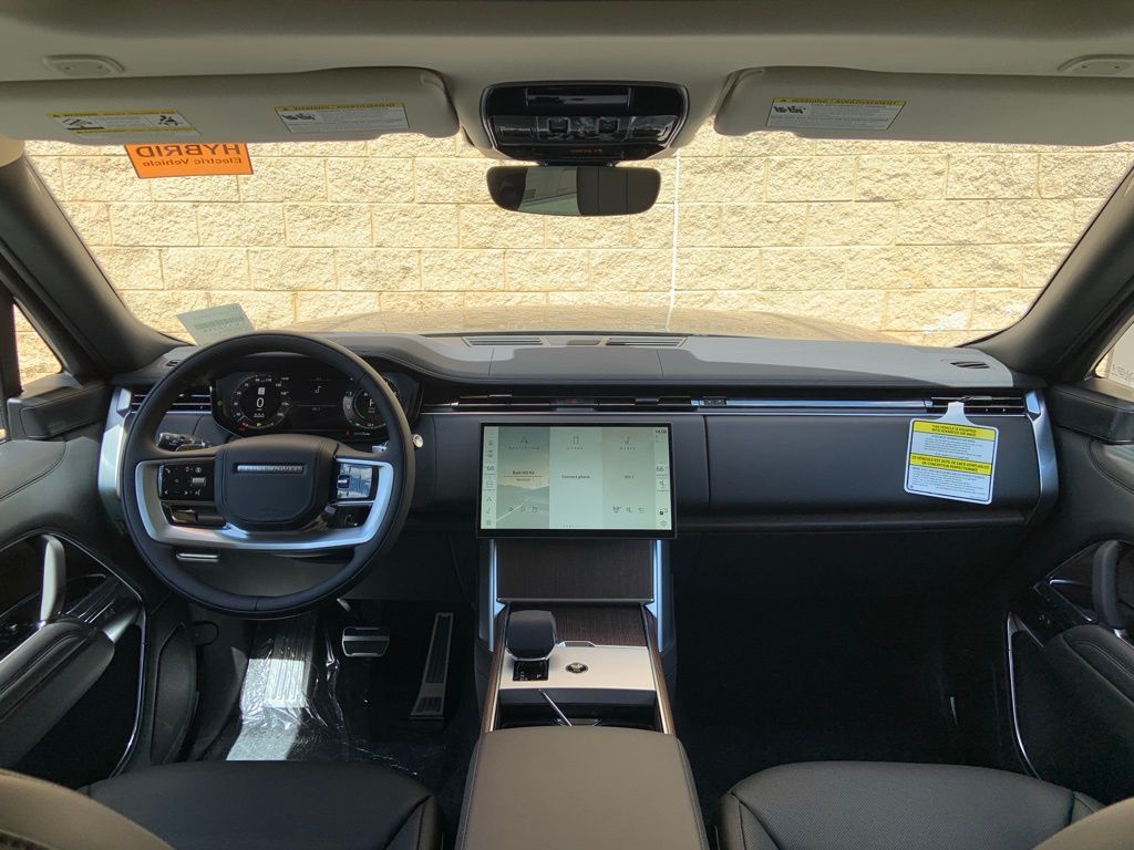 2025 Land Rover Range Rover SE photo 15