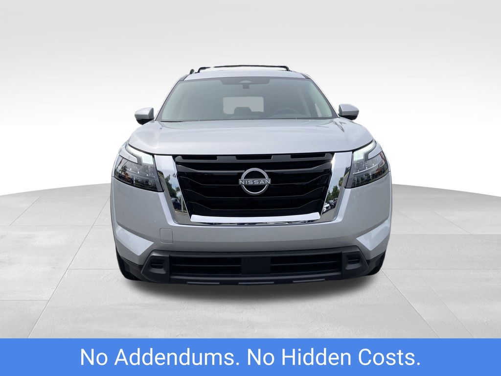 2025 Nissan Pathfinder SV photo 2