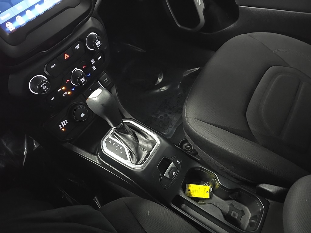2020 Jeep Renegade Latitude photo 27