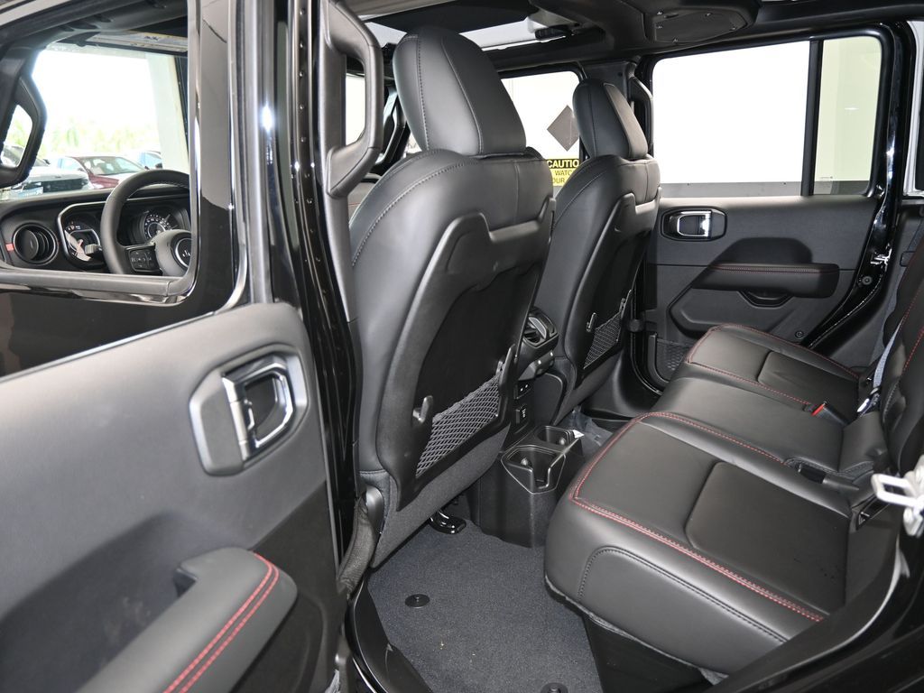 2025 Jeep Gladiator Rubicon photo 18
