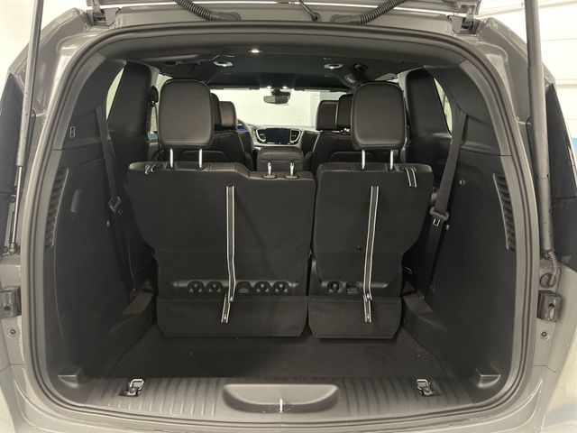 2025 Chrysler Pacifica photo 12