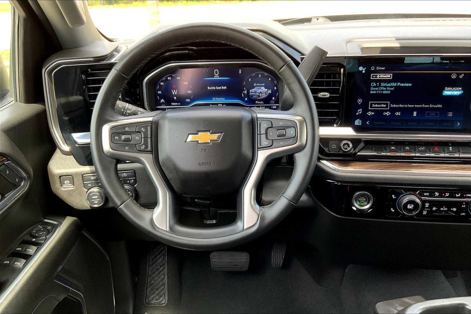 2023 Chevrolet Silverado 1500 LT photo 2