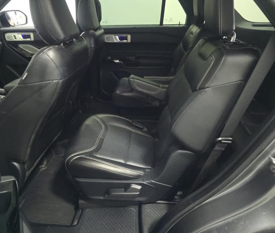 2023 Ford Explorer ST photo 5