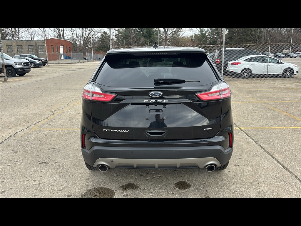 2022 Ford Edge Titanium photo 26