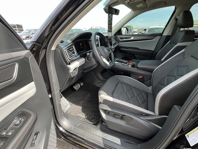 2025 Volkswagen Atlas Peak Edition SE photo 15
