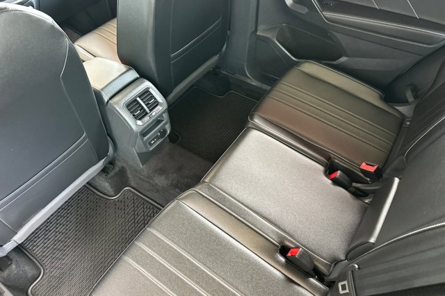 2024 Volkswagen Tiguan SE Wolfsburg Edition photo 12