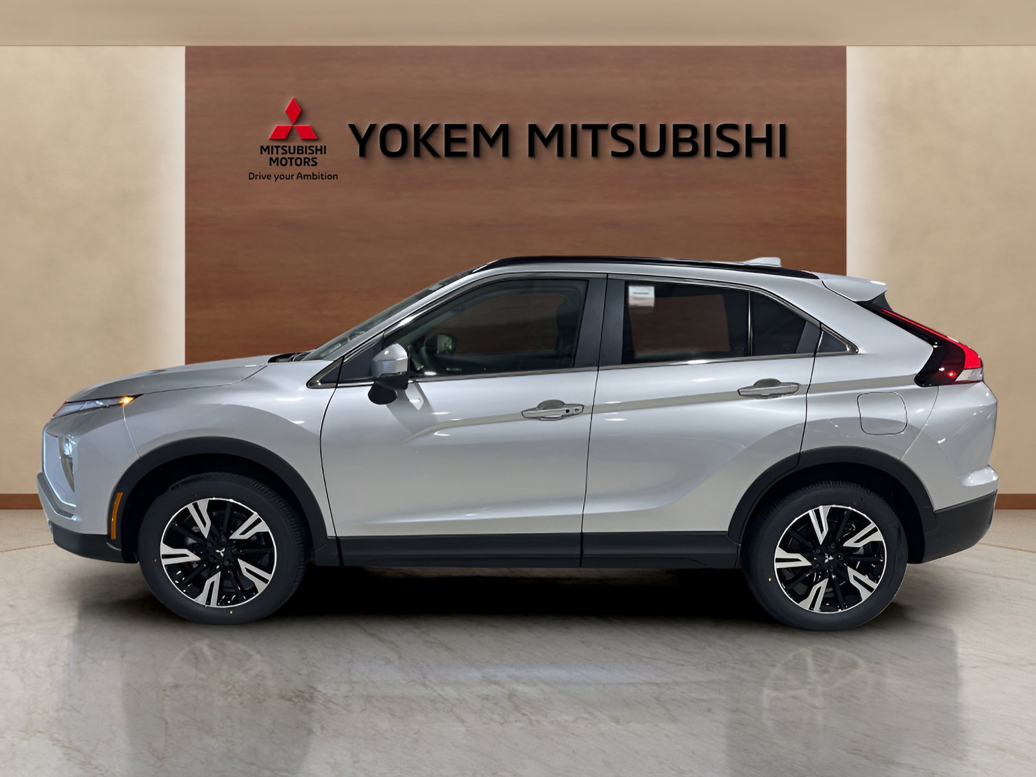 2025 Mitsubishi Eclipse Cross SE photo 2