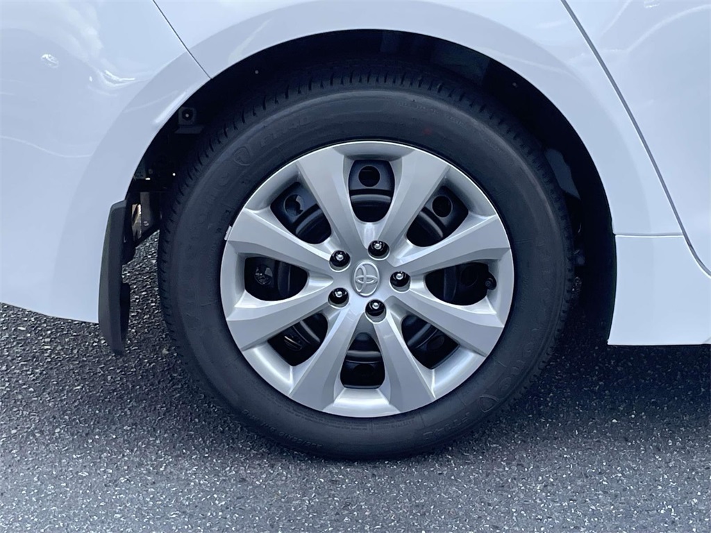 2026 Toyota Corolla LE photo 7