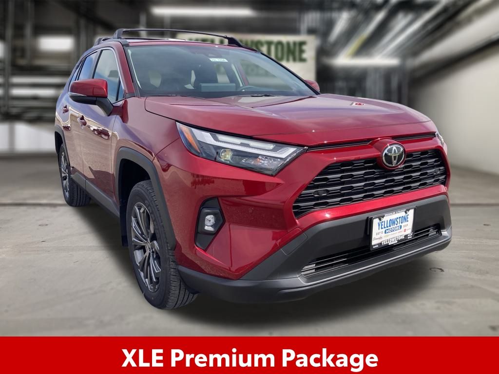 2025 Toyota RAV4 XLE photo 3