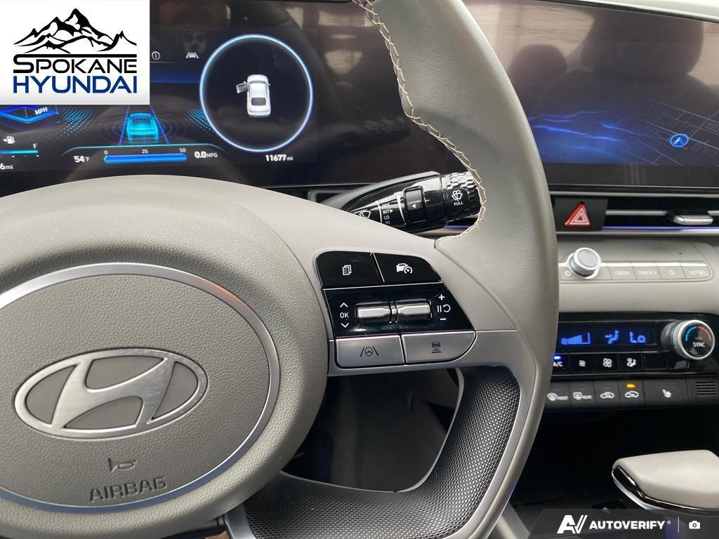2024 Hyundai Elantra SEL Convenience photo 18