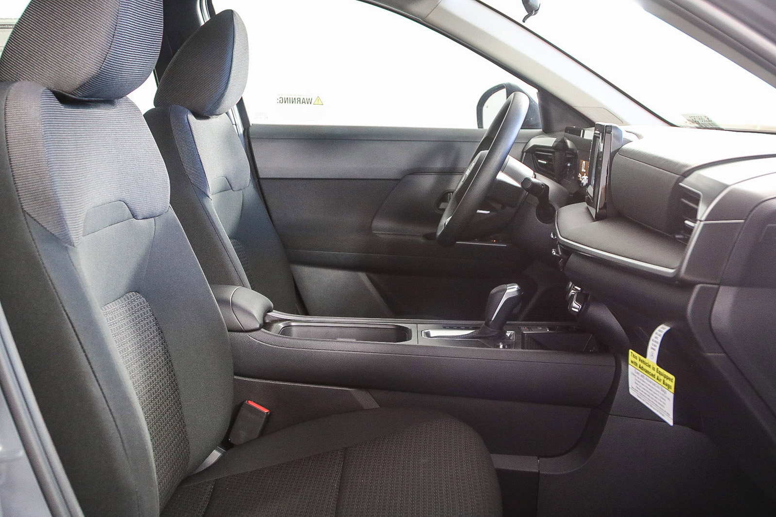 2025 Nissan Kicks S photo 17