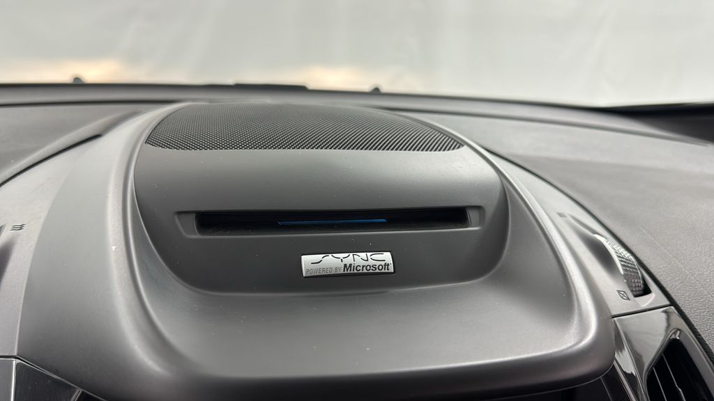 2014 Ford C-Max Hybrid SEL photo 24