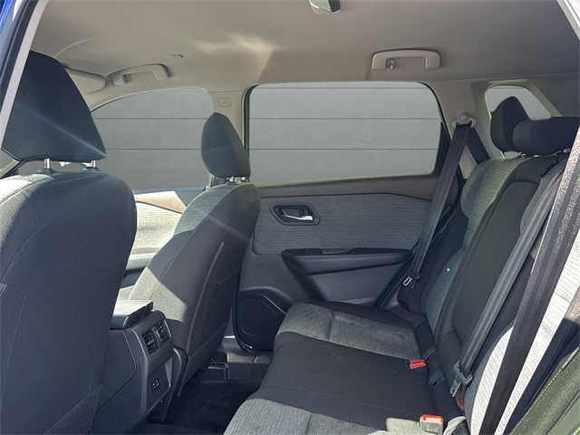 2023 Nissan Rogue SV photo 10