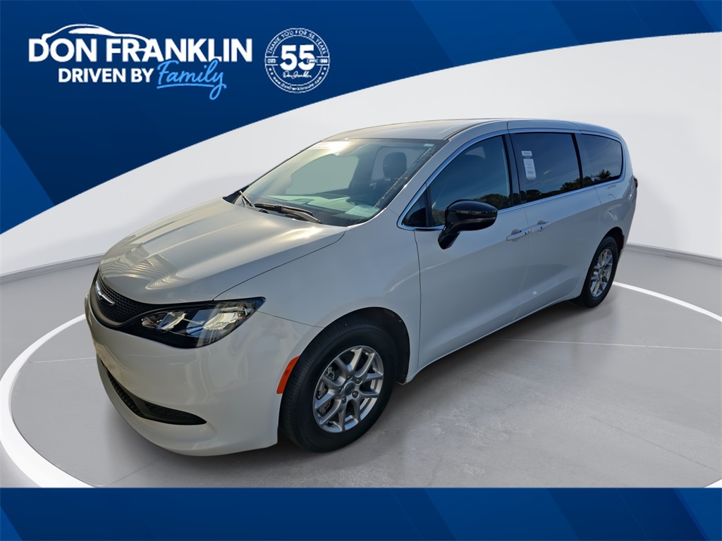 2025 Chrysler Voyager LX