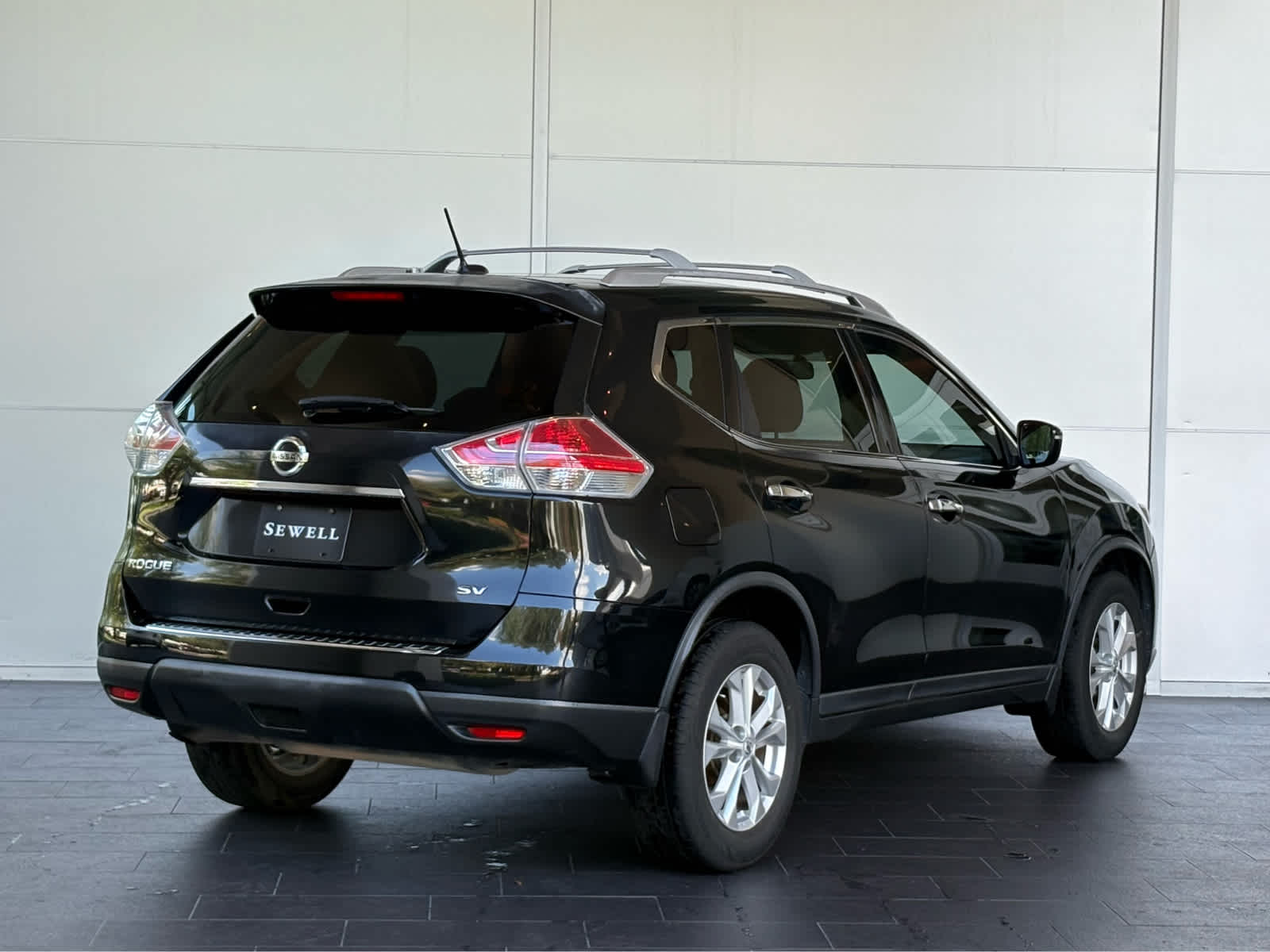 2016 Nissan Rogue SV photo 4