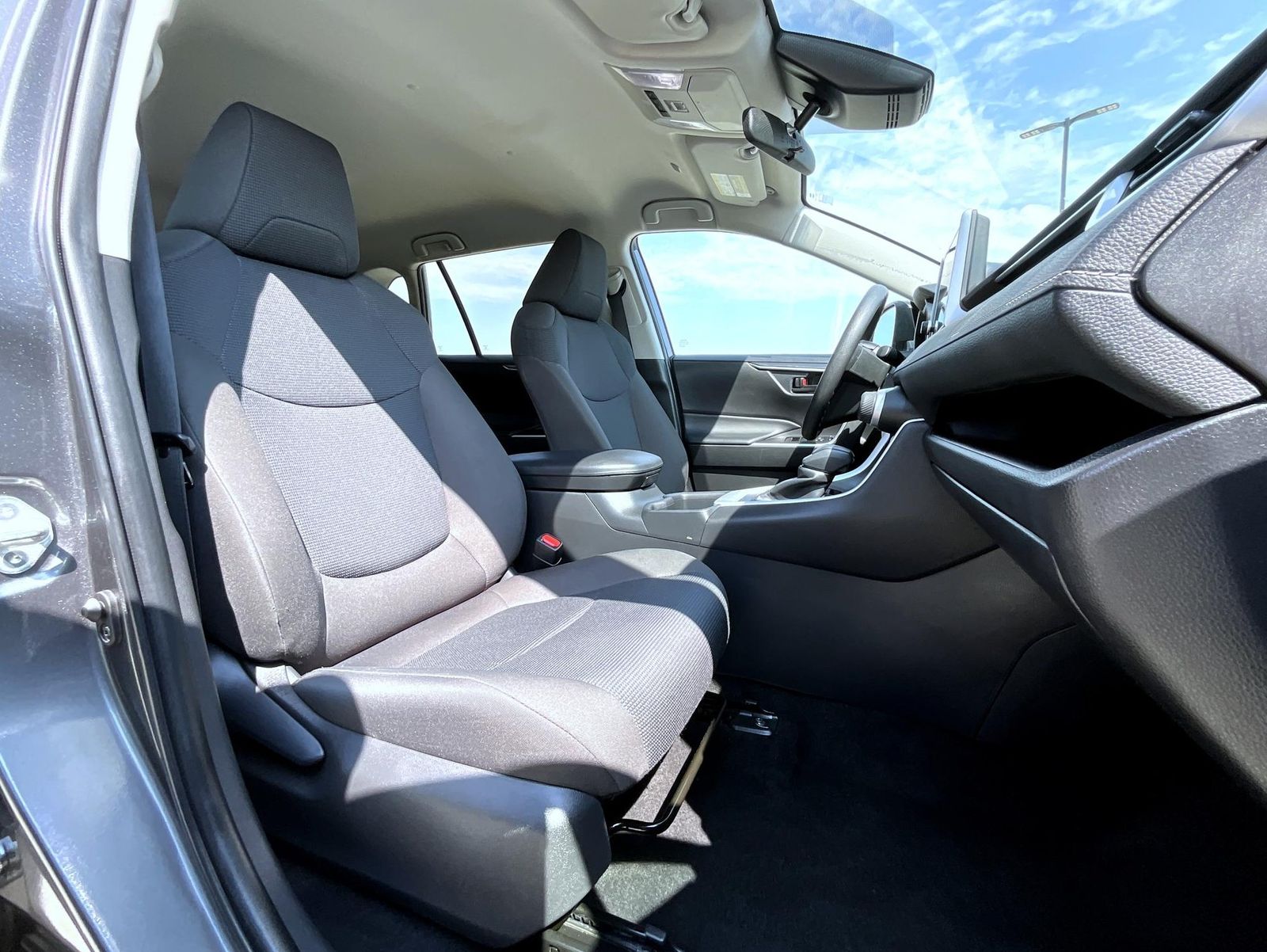 2024 Toyota RAV4 LE photo 14