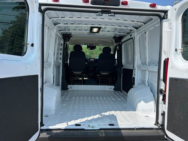 2025 Ram C/V Tradesman photo 16