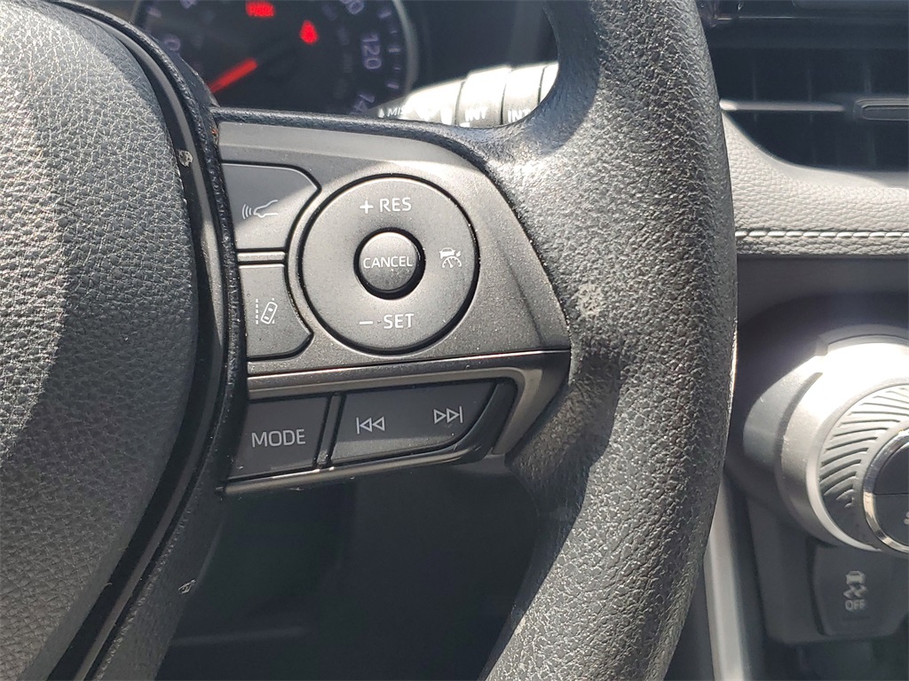 2019 Toyota RAV4 XLE photo 21