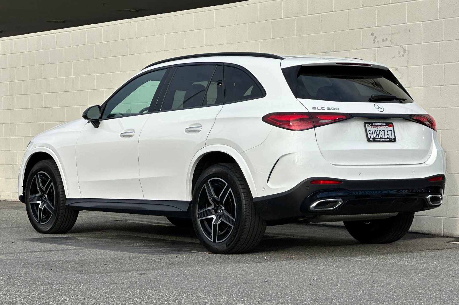 2025 Mercedes Benz GLC 300 photo 4