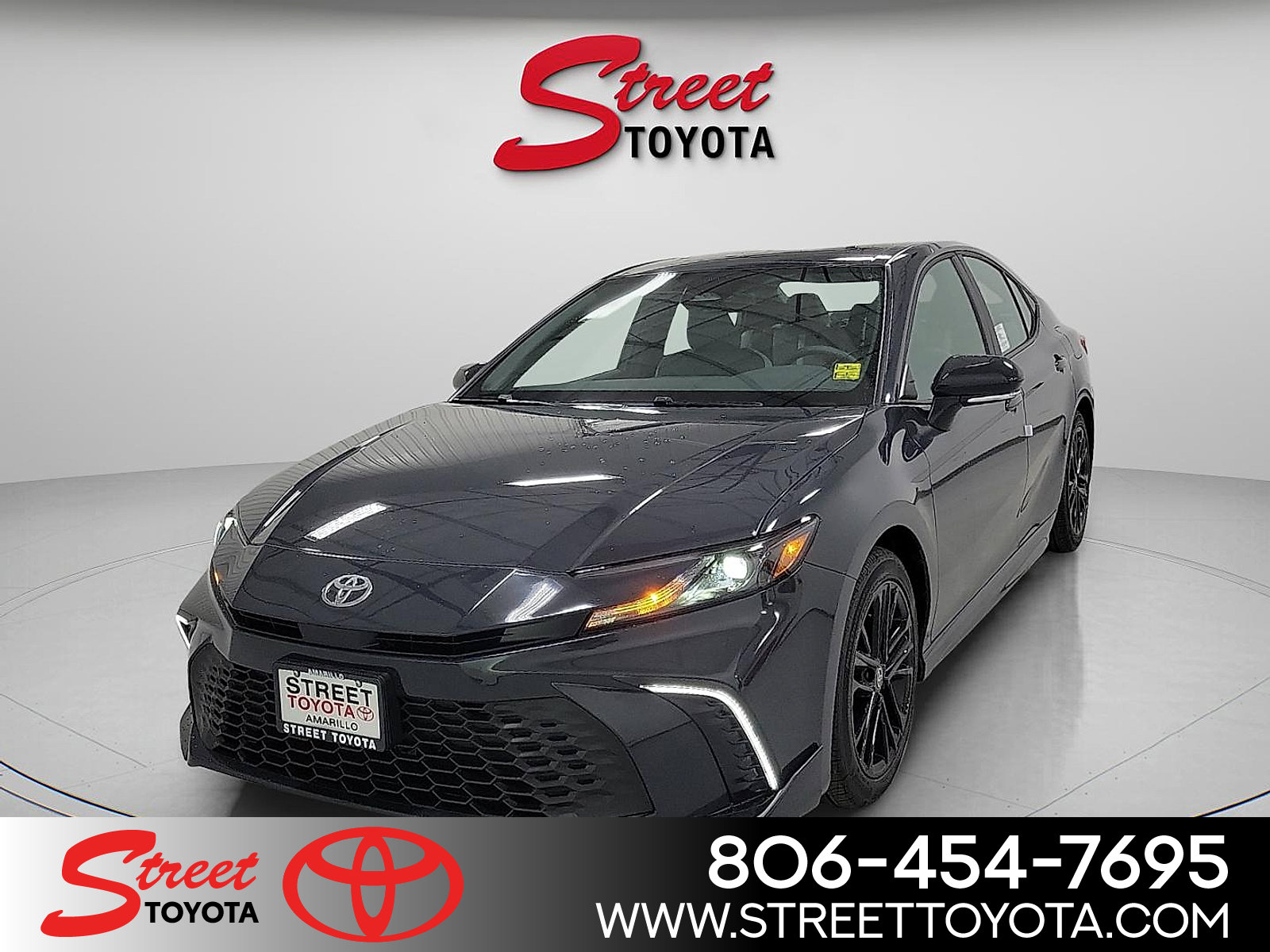 2026 Toyota Camry SE's photo