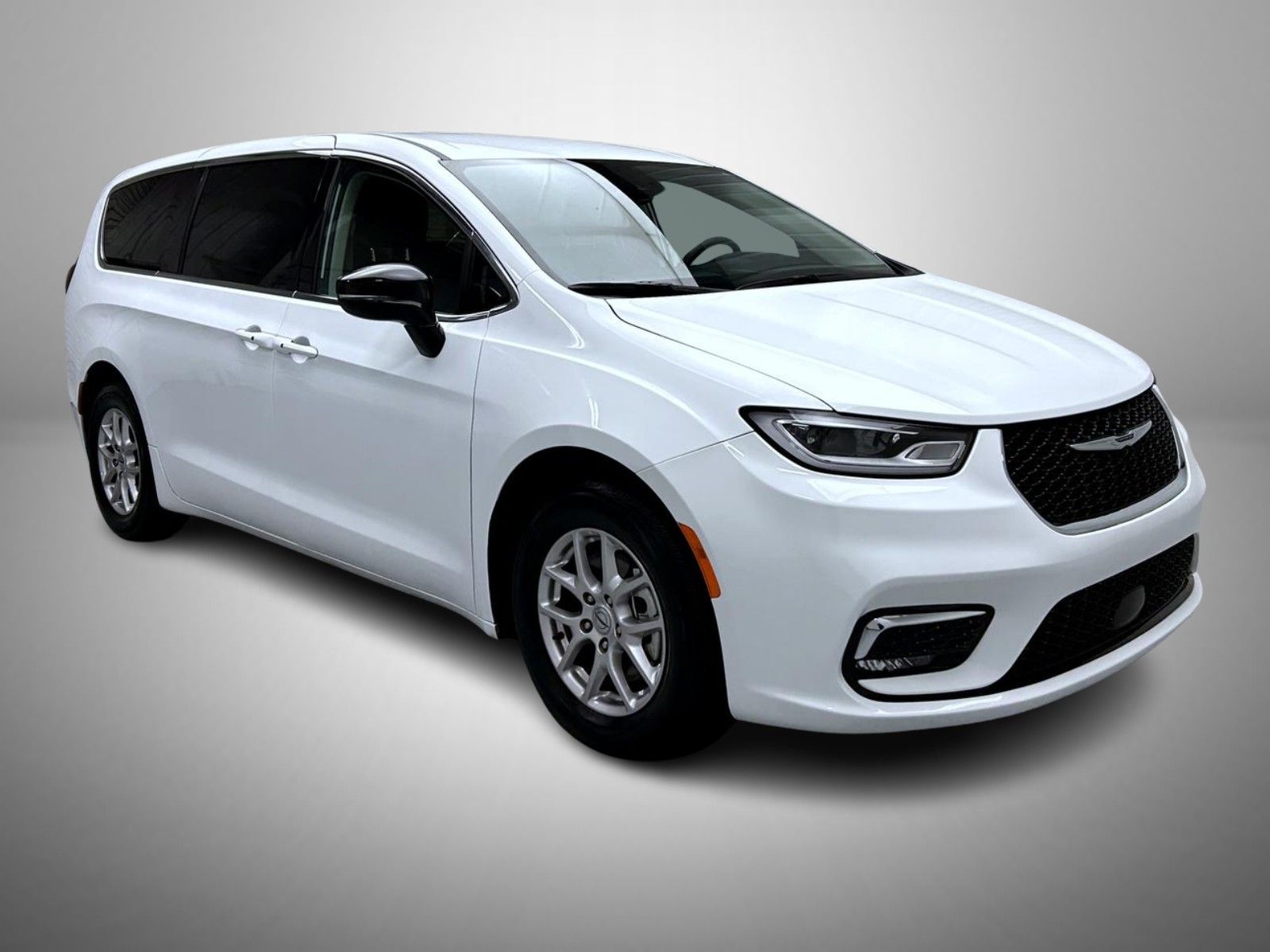 2024 Chrysler Pacifica Touring L photo 3