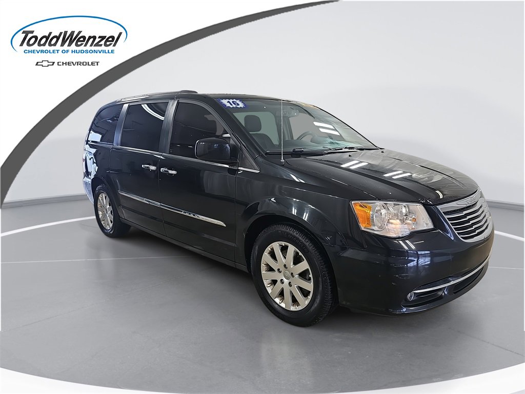 2016 Chrysler Town & Country Touring