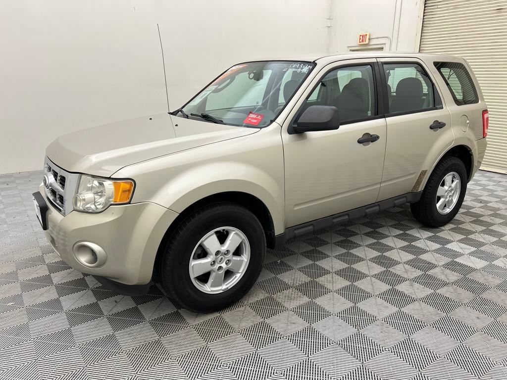 2010 Ford Escape XLS photo 8