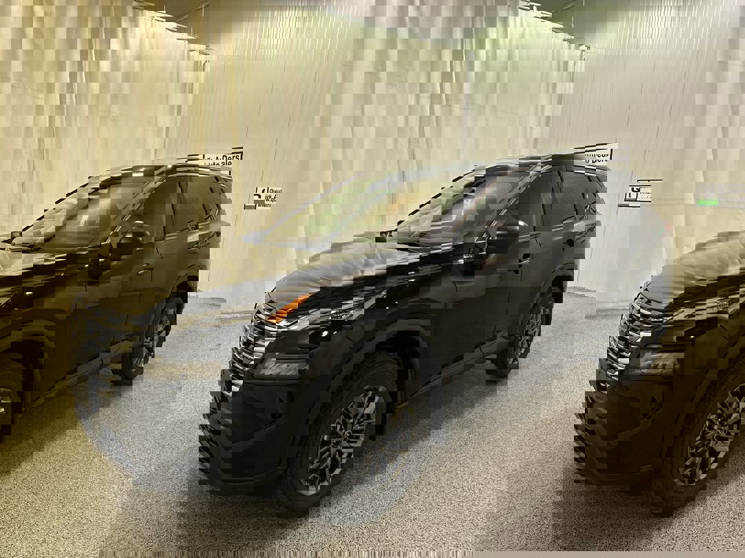 2026 Nissan Rogue S photo 3