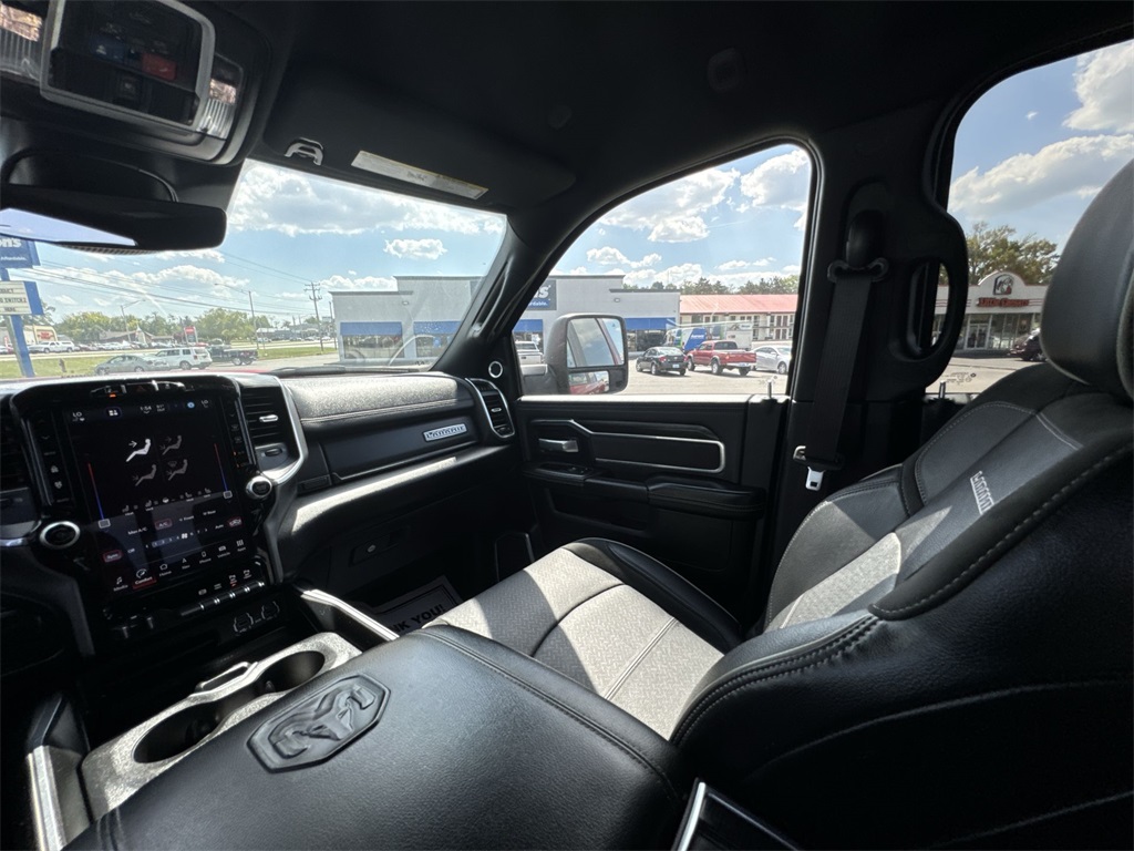 2024 Ram 3500 Laramie photo 11