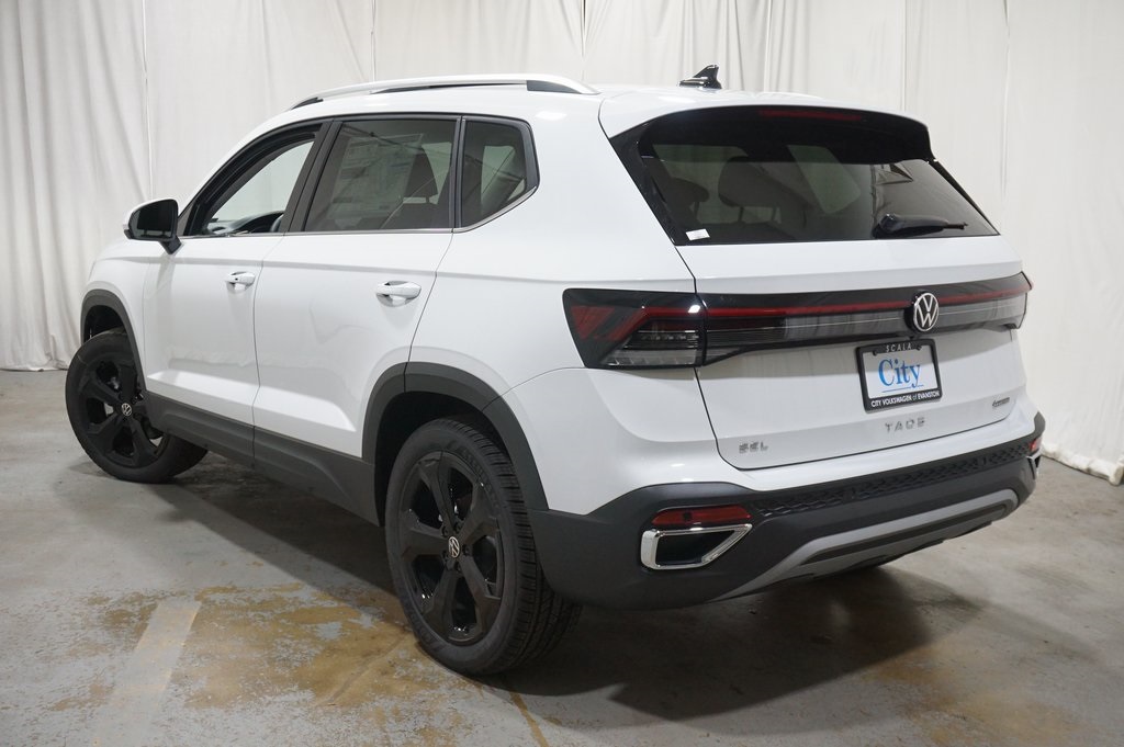 2025 Volkswagen Taos SEL photo 6