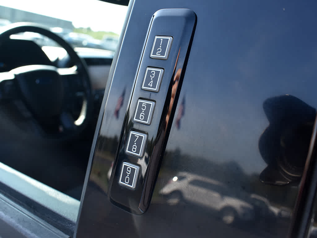 2015 Ford F-150 XLT photo 15