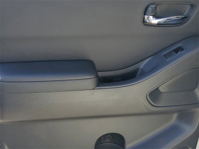 2025 Nissan Frontier Crew Cab SV photo 23