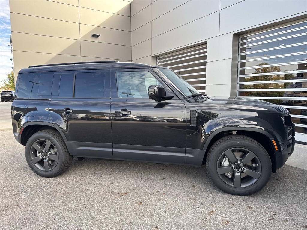 2026 Land Rover Defender 110 S photo 3