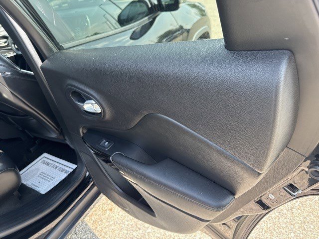 2021 Jeep Cherokee Altitude photo 14