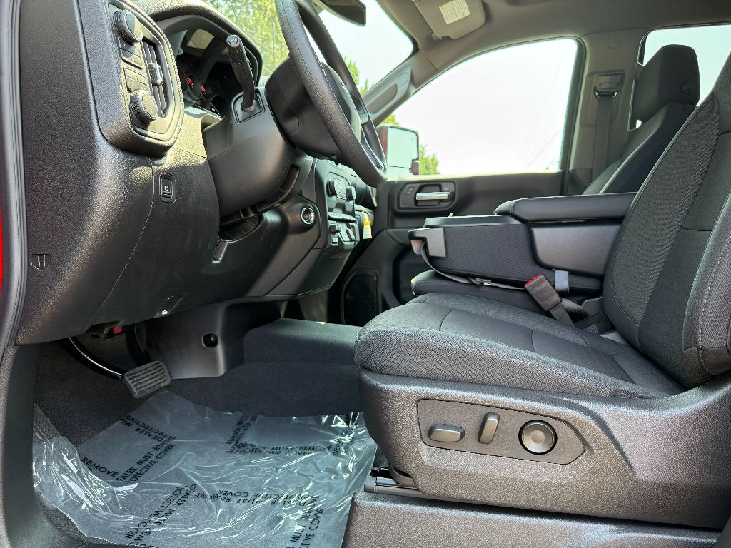 2025 Chevrolet Silverado 2500HD Custom photo 17